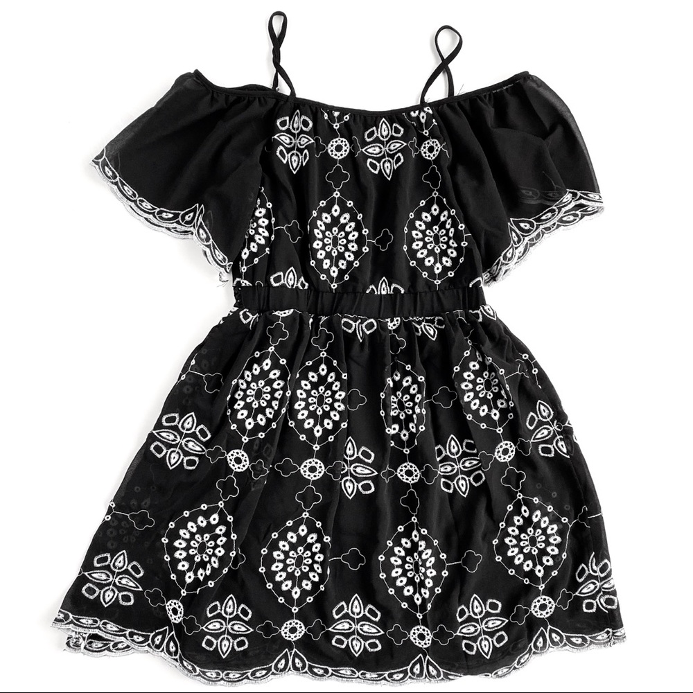 Romeo & Juliet Couture | eyelet embroidered dress - Picture 3 of 8